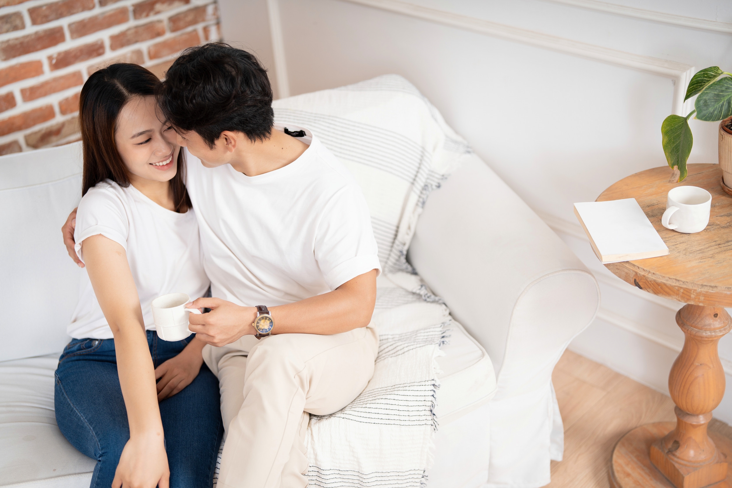 規定兩人相處的親密時刻，或許每周撥出2~3小時，不准提到小孩、不准聊公事、不准抱怨婆婆。圖/123RF圖庫