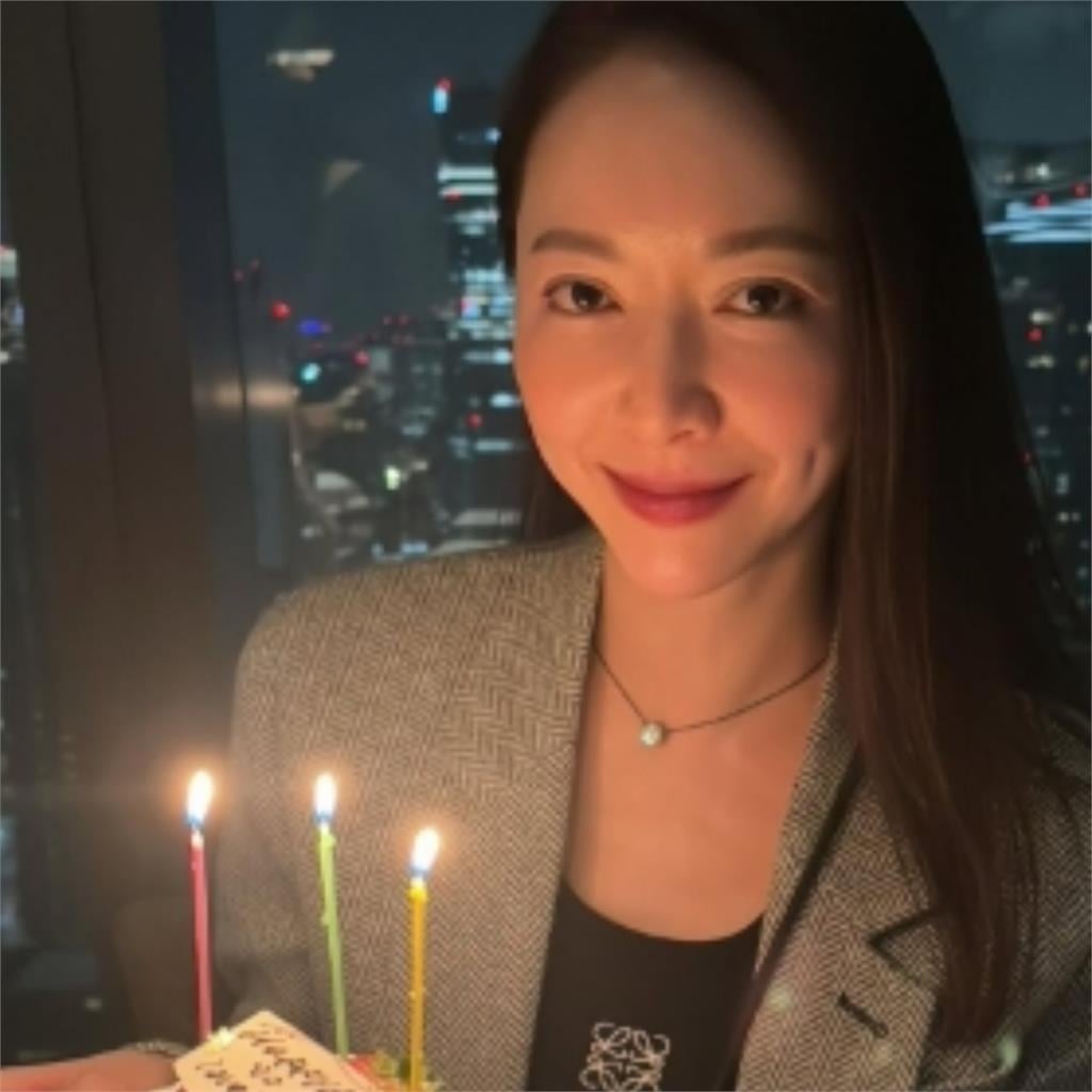 蔡依珊曬姊姊「51歲美照」　逆天凍齡網驚：這家族都不會老！