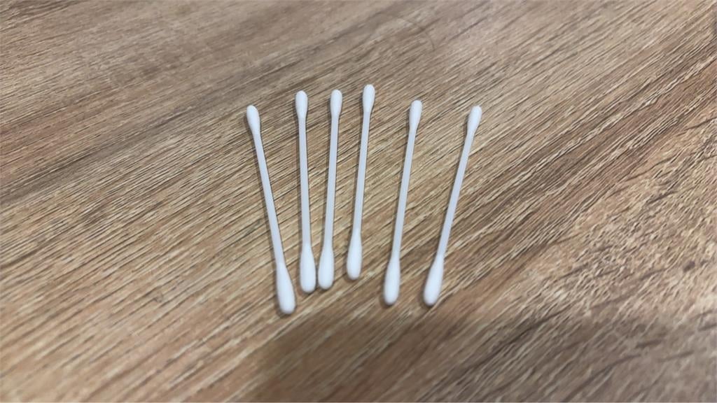 他「狂挖耳朵」竟罹癌！醫曝天天挖風險直逼吃檳榔「1警訊」快檢查