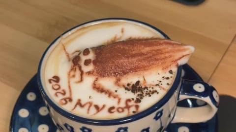 3D咖啡拉花藝術有口皆碑　客訂做「小強拉花」爆紅