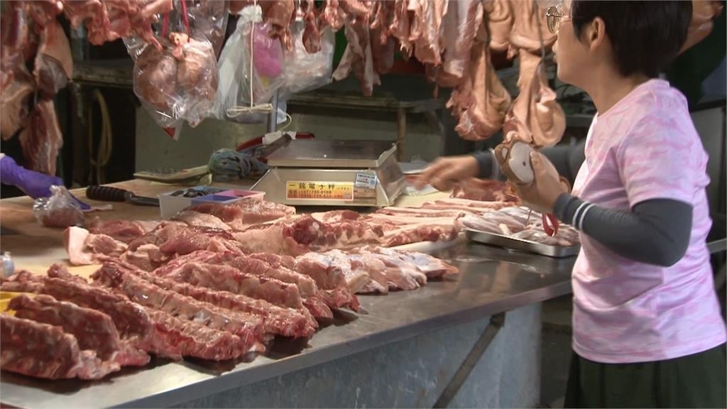 高雄市場爆老鼠爬豬肉攤大口啃肉　業者澄清：上工有時間差