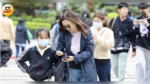 記得穿外套！今降溫剩20度防雷雨　週日回溫好天氣