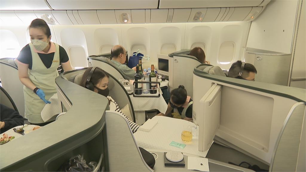 狂出國「一年飛50趟↑」超爽？過來人曝「2慘痛代價」：搭商務艙也受不了