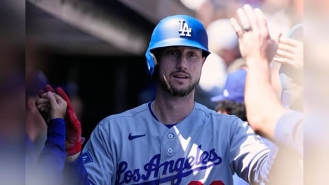 MLB(影)／道奇明星外野手打陷低潮！總教練羅伯斯調棒次奏效敲出兩安