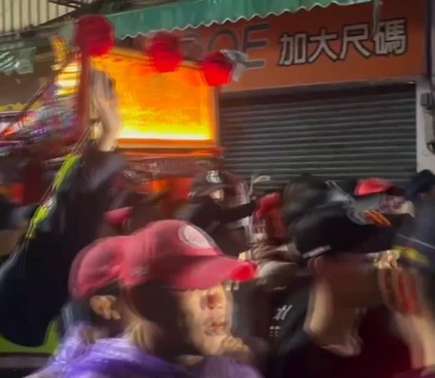 大甲媽回鑾經彰化爆衝突　女控被壓制頭撞地！警方回應了