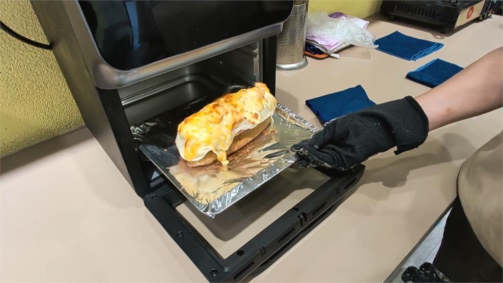 傳統油條結合軟Q麻糬　吸睛度破表掀起朝聖旋風