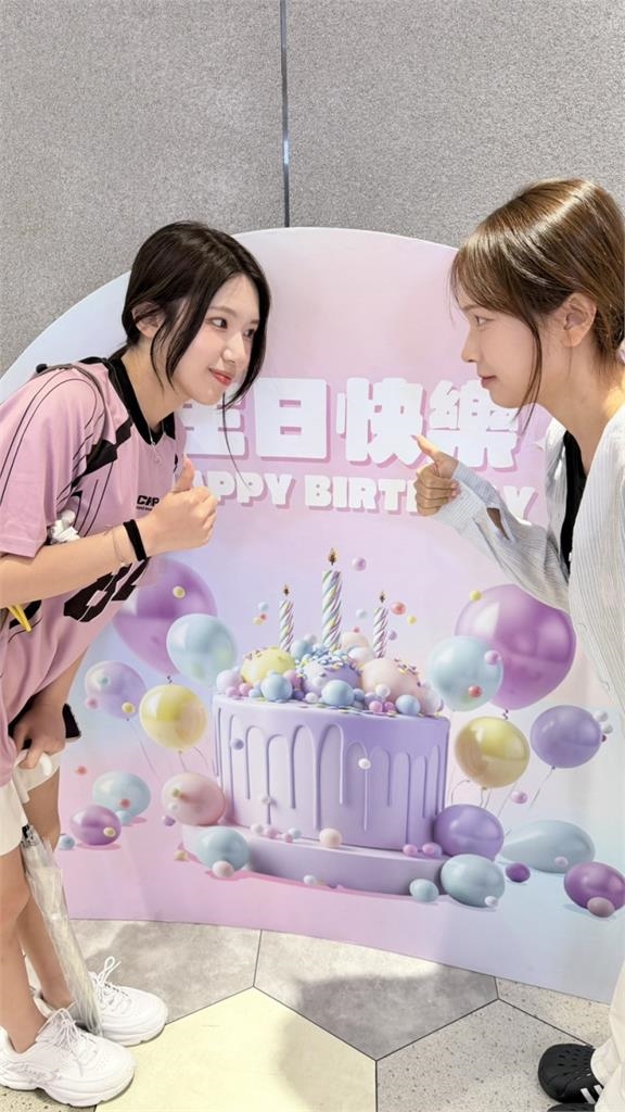 啦啦隊／樂天韓援廉世斌台灣過生日！看粉絲親筆卡片感動落淚「原來我被這麼多人喜歡」