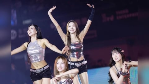 啦啦隊／嘻哈時代「洋基女孩」酷辣登場！朴淡備銀色戰袍露腰、李素敏首跳主場SOLO