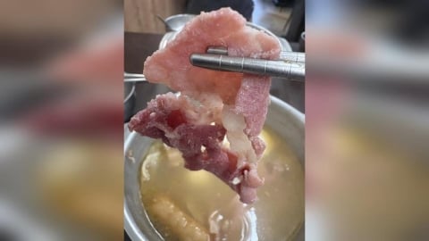 科技與狠活？　豬肉片久煮仍粉嫩　　　網友嚇到PO網　攤商：冷凍肉