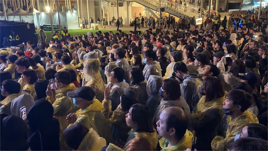 歡慶新北美術館週年 畢書盡.白安獻唱 無人機煙火秀嗨翻天