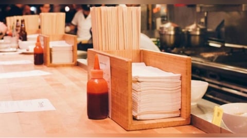 滑面餐巾紙超難用？她批「防水又抗油」　內行人曝2用途：超好用