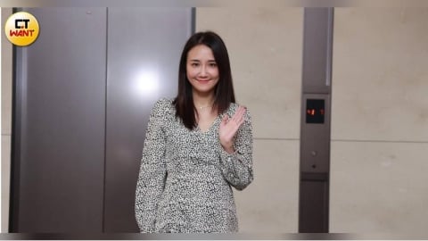 49歲王俐人超辣直播爆紅　何妤玟婉拒跟進首發聲「我不OK」