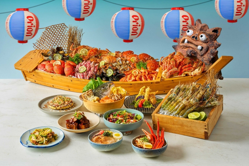 敘日全日餐廳季節限定主題「沖繩假期‧海味盛宴」，享沖繩黑糖味噌滷豚肉、松葉蟹蝦湯拉麵、酥炸鮑魚海鮮天婦羅、蒸烤牡蠣吃到飽。（圖／六福旅遊集團提供）