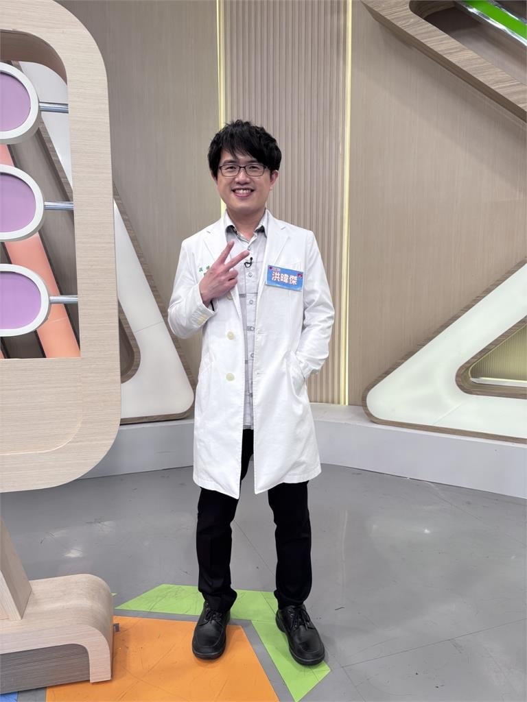 小鐘閃到腰痛到無法下床走！爬去廁所時「來不及了」