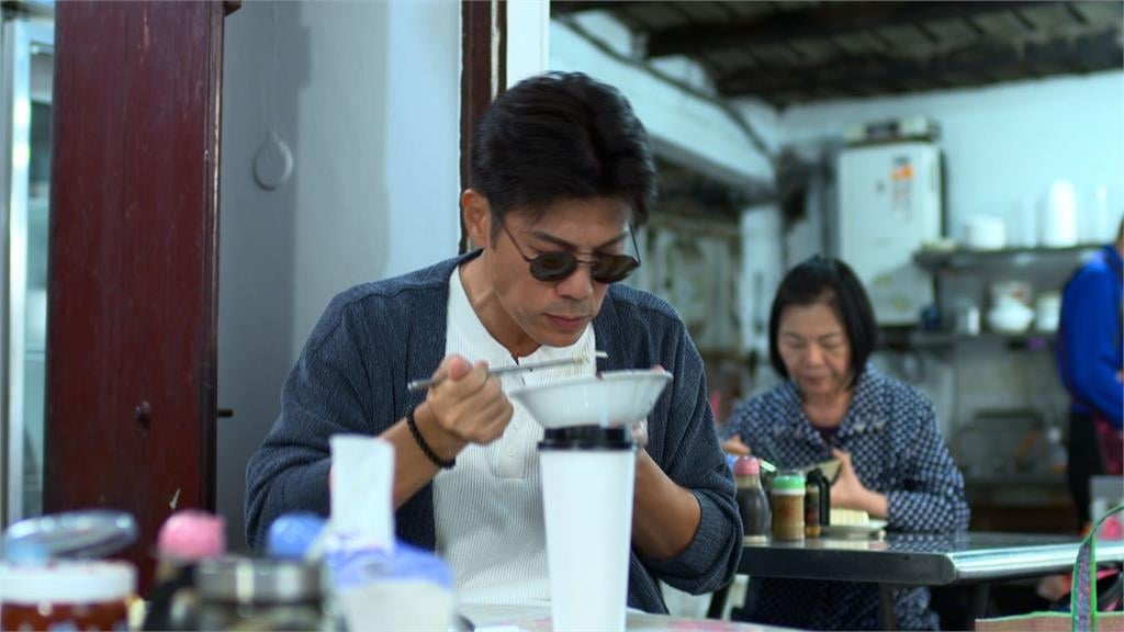 陳志強加入《豆腐媽媽》本色演出「機車醫生」 ！對蘇晏霈「辣椒洗禮」十分敬佩