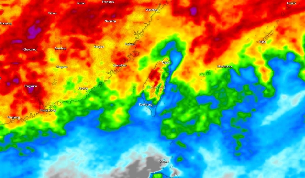圖／氣象粉專「台灣颱風論壇｜天氣特急」近日分享最新降雨模擬，未來一周台灣天氣將出現明顯變化。（翻攝臉書／台灣颱風論壇｜天氣特急）