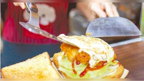 漢堡、水煎包都上榜！5大國民早餐藏健康陷阱　營養師：熱量炸彈