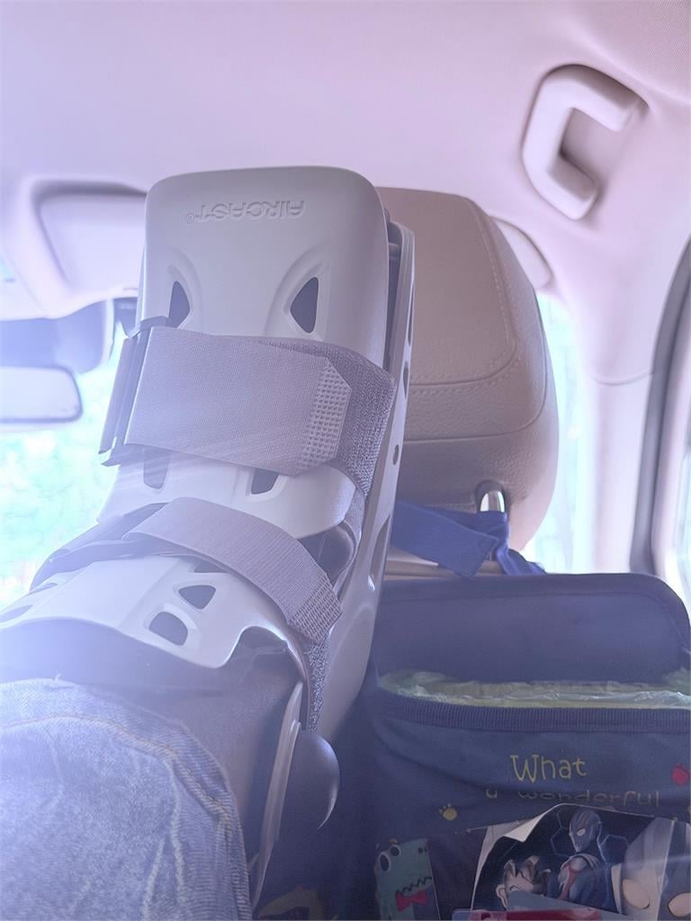 陳妍希離婚1年「突脫口暴打渣男、兩女一男」！親點名「0負評女神」互撕全說了