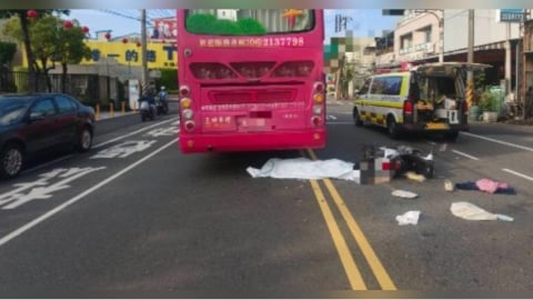 快訊／台南遊覽車輾過機車騎士　女明顯死亡