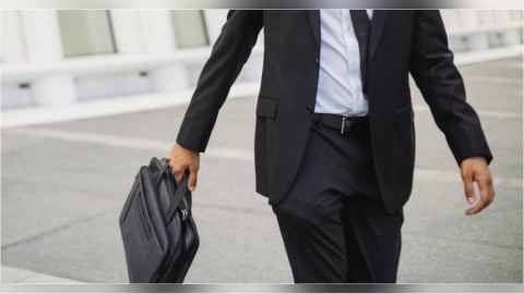 文組女畢業「1年換10工作」自信心受創　網大推2條路：試用期過就穩了