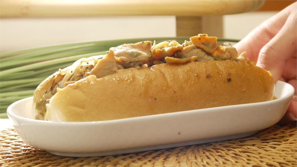 報稅季好痛苦！超商業者祭優惠　攜手台味鐵板燒推平價餐點