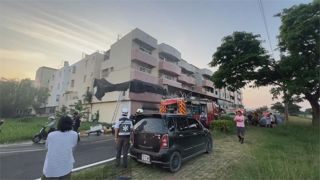 高雄民宅火警！二樓陽台飼養逾４０隻狗　動保處派員稽查
