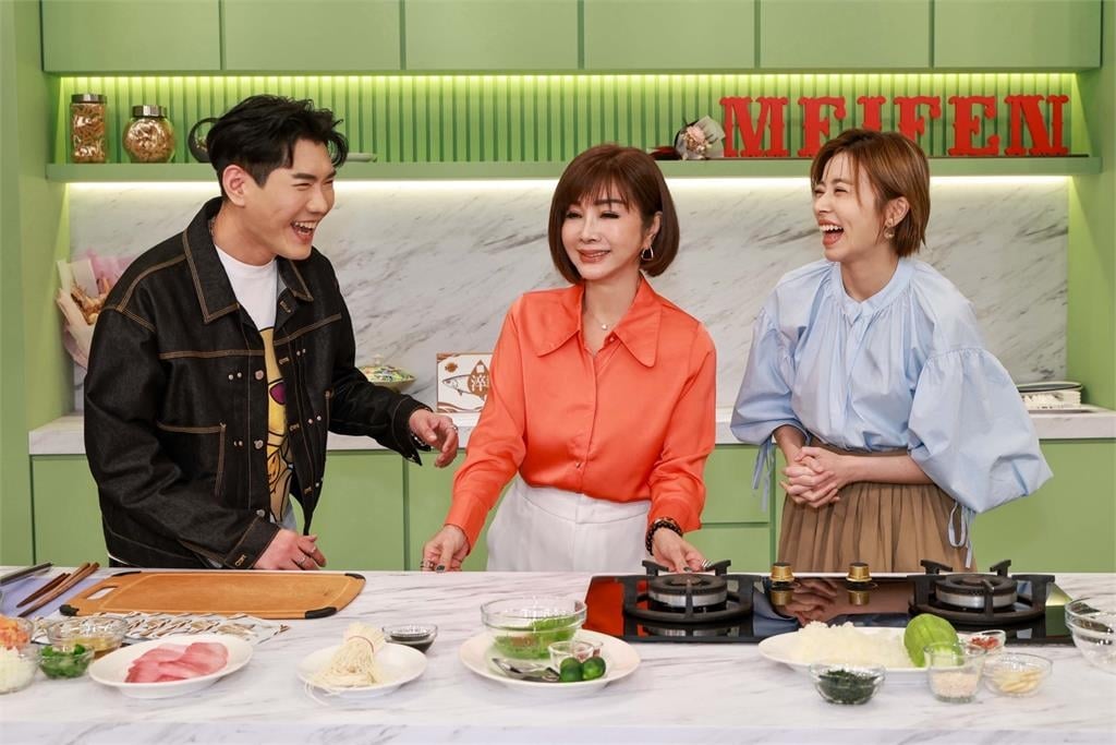 《美鳳有約》 客戶最愛觀眾擁戴陳美鳳被封「親和力女王」！全新佈景再創輝煌