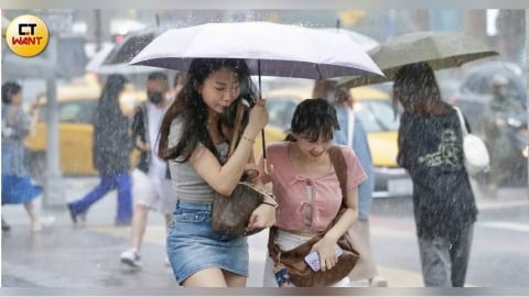 國家警報響了！1縣市大雨特報　中部2地「大雷雨警戒」防冰雹雷擊　