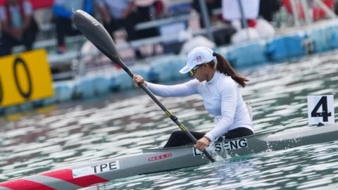 全大運／練多少，回饋多少！北市大菜鳥大一曾俐芩包辦「輕艇一日雙金」