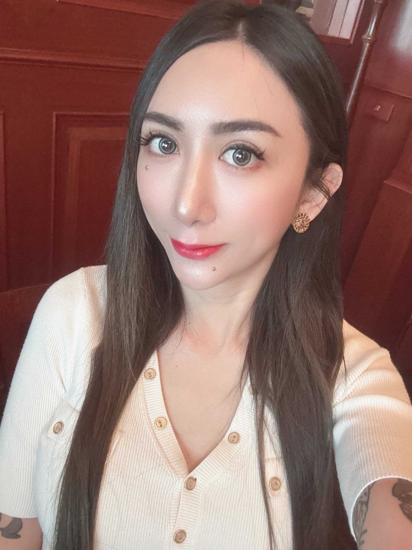 罔腰擅自偷拍鳳梨手機裡的內容，遭判處拘役50日。（圖／翻攝臉書／罔腰）