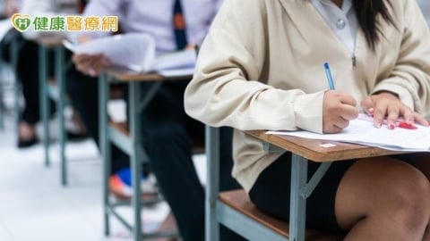 國中會考前焦慮大爆發！醫揭孩子「讀書發呆」真相