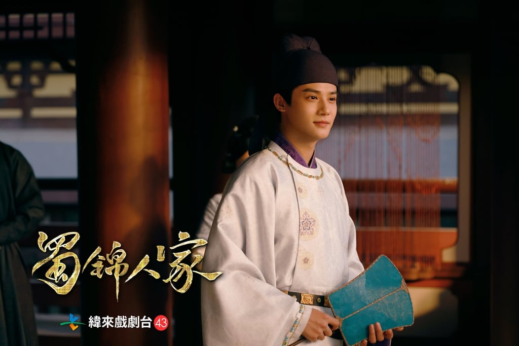 男星拍「騎馬戲」意外掛彩！負傷還爬40層樓梯健身 超敬業動作曝光