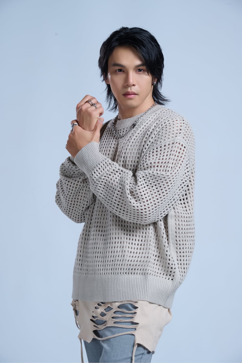 昔扛家計進入AV產業！創作男星「上岸」回歸歌壇 外型大改「一處變長了」