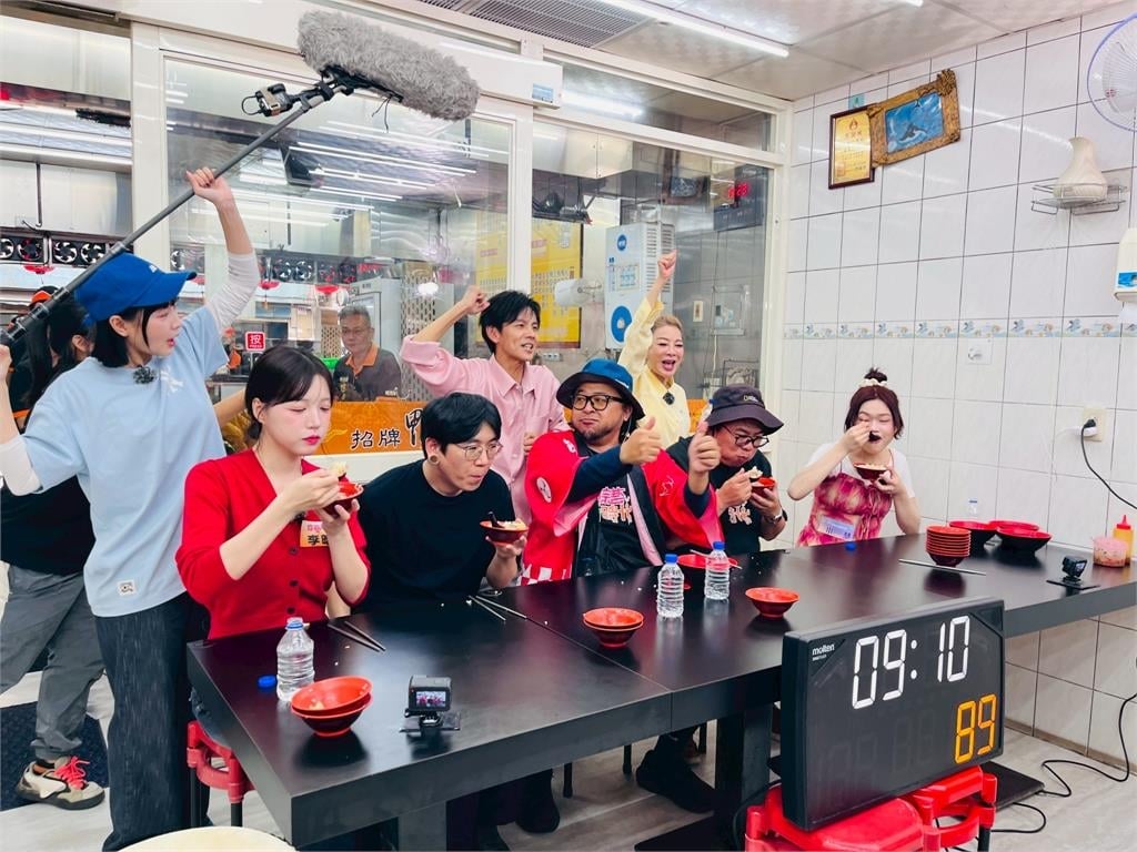 對抗員林之光！《綜藝新時代》團隊比吃鴨肉飯慘輸大胃王「異次元女孩」小慧