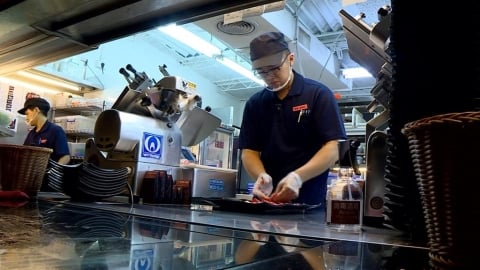 上班打卡制　下班責任制？　求職網曝勞工慘況「8成曾無酬加班」