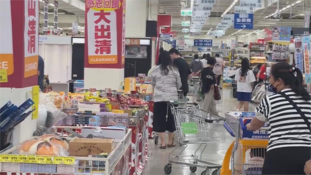 把我的眼淚還來！　家樂福愛河店「不關了」　民眾笑：又被騙