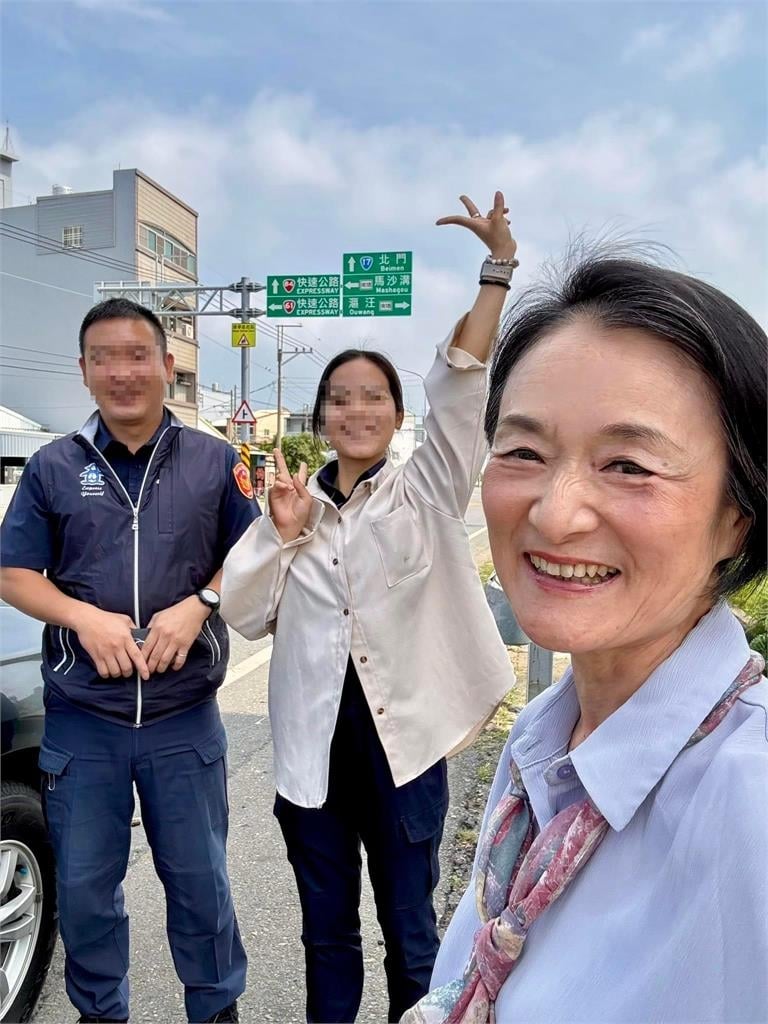 女警遭撞亡「靈堂現場」太心碎！男友、同事輪流痛哭…媽悲喊：要放下好難