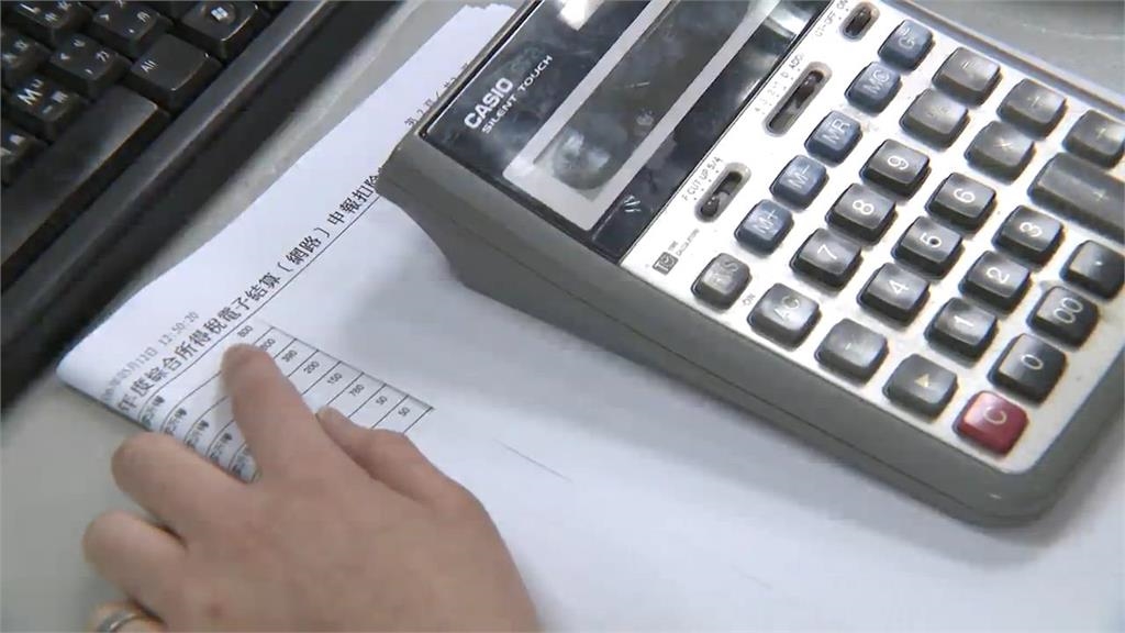 報稅驚見「幫爸申請1福利」竟可退稅!他秒淚「被政府照顧到」:謝謝提醒我的人