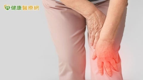 餐飲業久站「膝關節磨損」到變形！置換人工關節告別「軟腳」步履&nbsp;