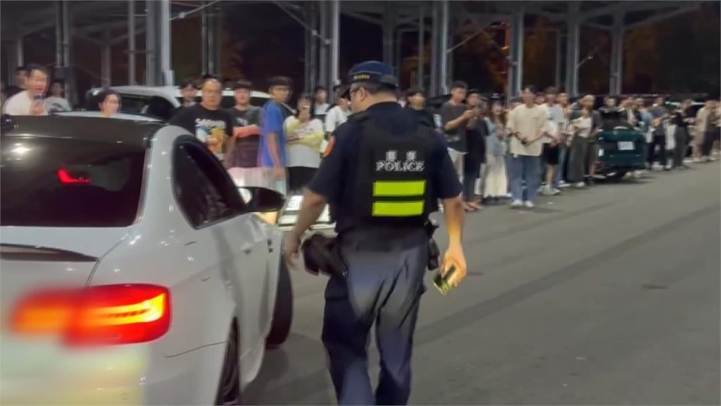 國三南投休息站現車聚亂象　改裝車拉轉砲管猛炸噪音擾民
