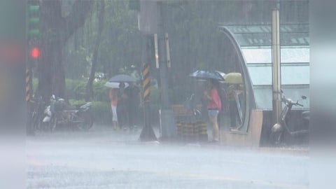 鋒面通過「慎防雷雨」！東北季風增強「中部以北、宜花」明顯轉涼