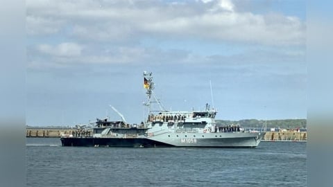 美伊再於荷莫茲海峽開火對峙　阿聯石油港遭轟油價急漲逾5%
