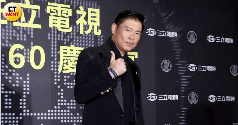 曾國城靠拌麵副業大翻身。（圖／侯世駿攝）