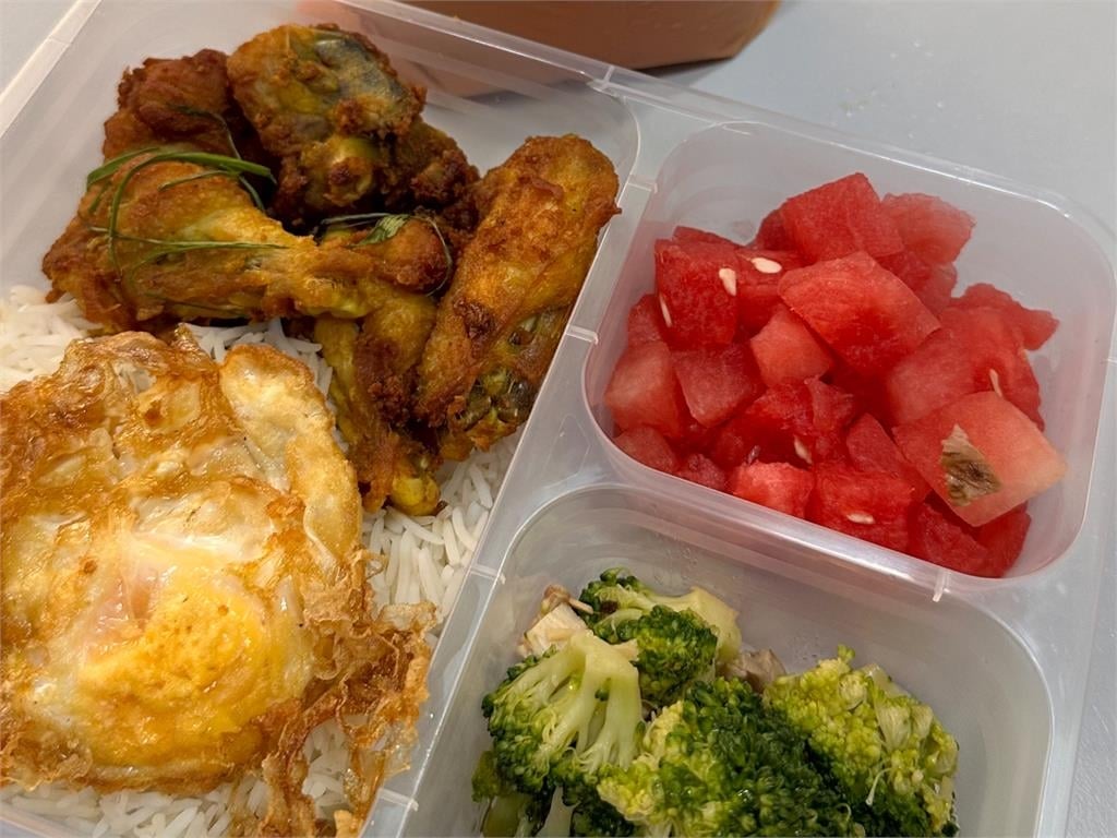 一吃飽就想睡到不行？營養師曝「暈碳」1原因+1時段吃最好：不是疲勞導致