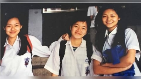小S合體阿雅穿校服回母校　曬畢冊隔空喊話大S：好想妳