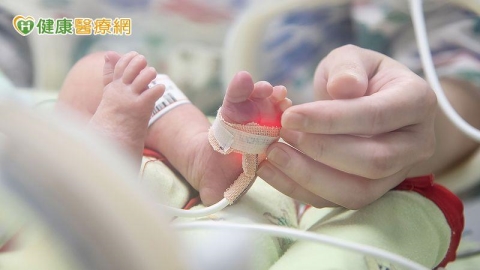 孕晚期車禍命懸一線 醫採「先剖腹後骨折治療」搶時間