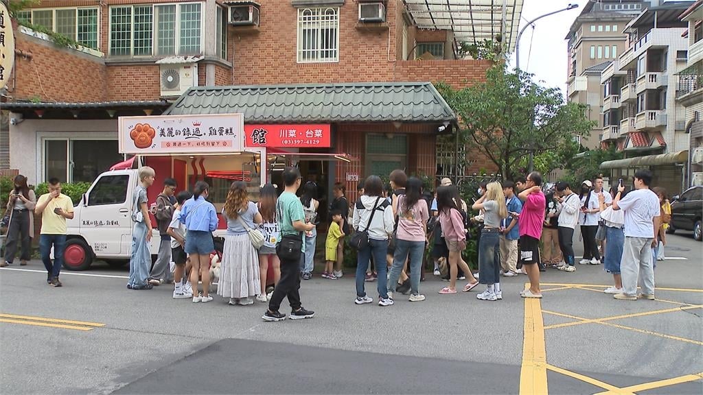 舔共爭議自爆接不到業配　鍾明軒突宣布轉行"環島賣雞蛋糕"