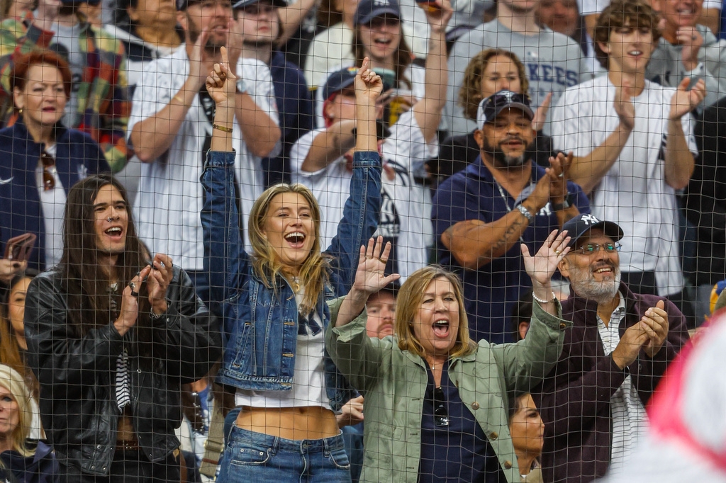 MLB(影)／母親節最棒禮物！洋基「左打法官」媽媽面前敲出大聯盟生涯第一支安打