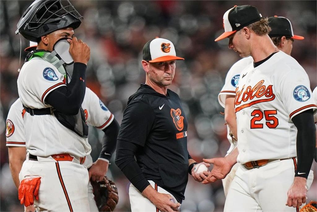 MLB(影)／今年大聯盟最危險的位置在這裡！金鶯總教練驚魂未定「差點又爆頭！」　