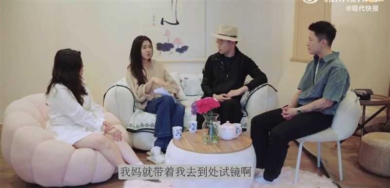 王祖賢母親節罕見公開多年心結，坦言當年踏入演藝圈其實是為了替媽媽完成明星夢。（圖／翻攝自微博）